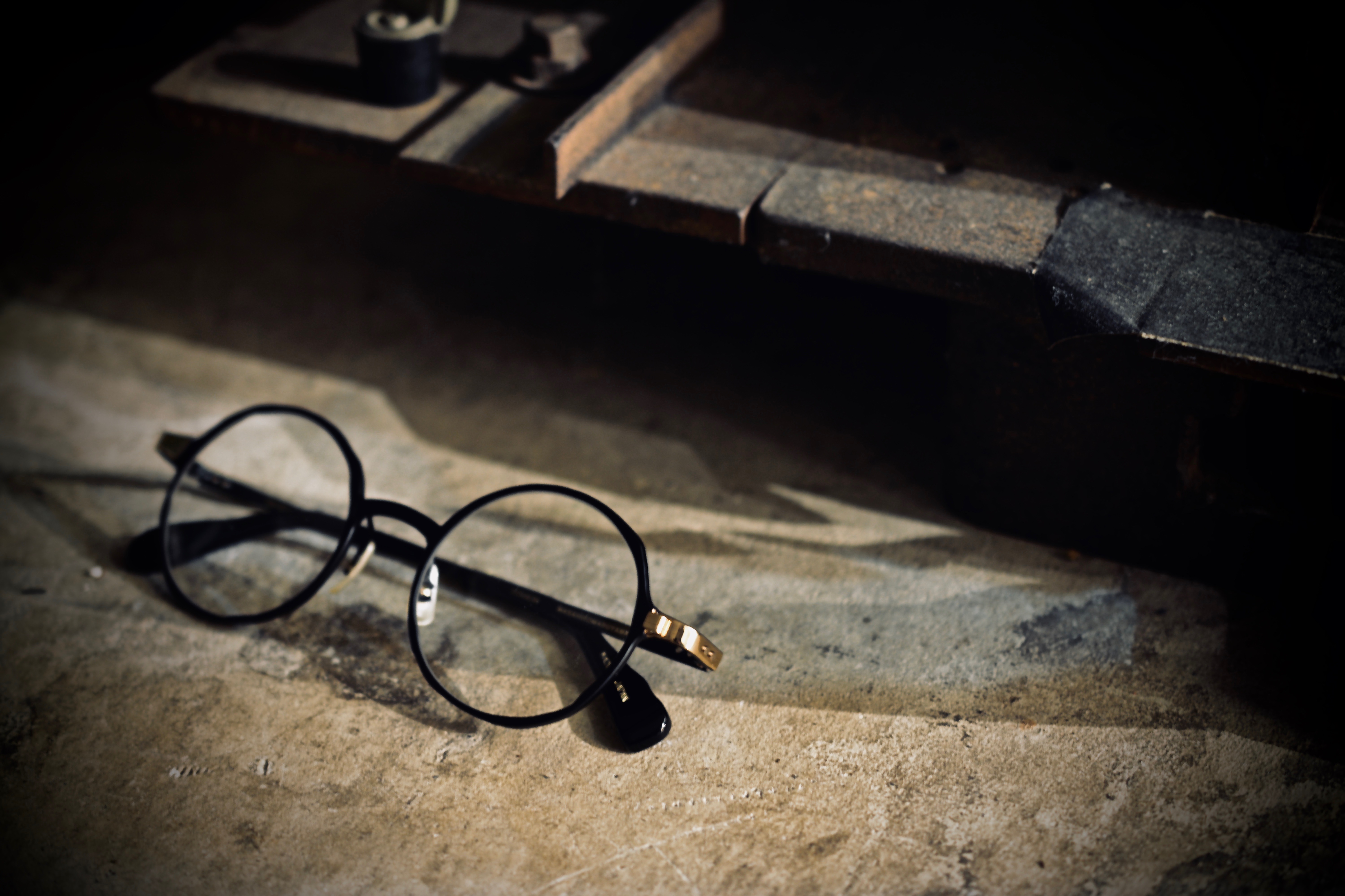 スイス堂 スイスドウ メガネ 眼鏡 めがね 眼鏡屋 メガネ屋 サングラス 時計 時計屋 東京 仙川 東京 調布 京王線 つつじヶ丘 千歳烏山 成城 世田谷 アンバレンタイン ANNEetVALENTIN マイキータ MYKITA ディータ DITA トムブラウン THOMBROWNE テオ THEO トラクション TRACTION レスカ LESCA ジャポニスム JAPONISM ベセペセ BCPC ミューゲ MUGUET スペックエスパス SPECESPACE オークリー OAKLEY エフェクター EFFECTOR マサヒロマルヤマ MASAHIROMARUYAMA ユウイチトヤマ YUICHITOYAMA デュアル DJUAL マイスドロートウキョウ MicedrawTokyo タレックス TALEX カールツァイス Carl Zeiss セイコー SEIKO ホヤ HOYA ニコン NIKON 二デック NIDEK 無相創 大杉漣 大杉隼平 日本 福井 福井県 鯖江 鯖江市 フランス パリ ドイツ ベルリン ベルギー アントワープ アメリカ ニューヨーク ロサンゼルス 古道具 アンティーク ビンテージ 無垢材 オーク インダストリアル 多肉植物 多肉 サボテン 水耕栽培 ドライフラワー アグラオネマ 花 店舗改装 SEYRIG Lesca LUNETIER “Vintage Crown Panto Black 6mm” MYKITA DAMIR DOMA BRADFIELD 丸めがね 工場 鯖江 金沢 福井県 BARNS SEIKO 銀座 時計塔 WAKO 全国一位 表彰 Lunor ルノア ドイツ THOMBROWNE 2018AW 大杉漣 教誨師 写真展 錆鉄御納戸(Sabitetsuonando) 鎚目 ポストカード メガネ拭き JAPONISM BCPC MUGUET KIDS キッズ 子供用メガネ 子供 photo by Shumpei Ohsugi