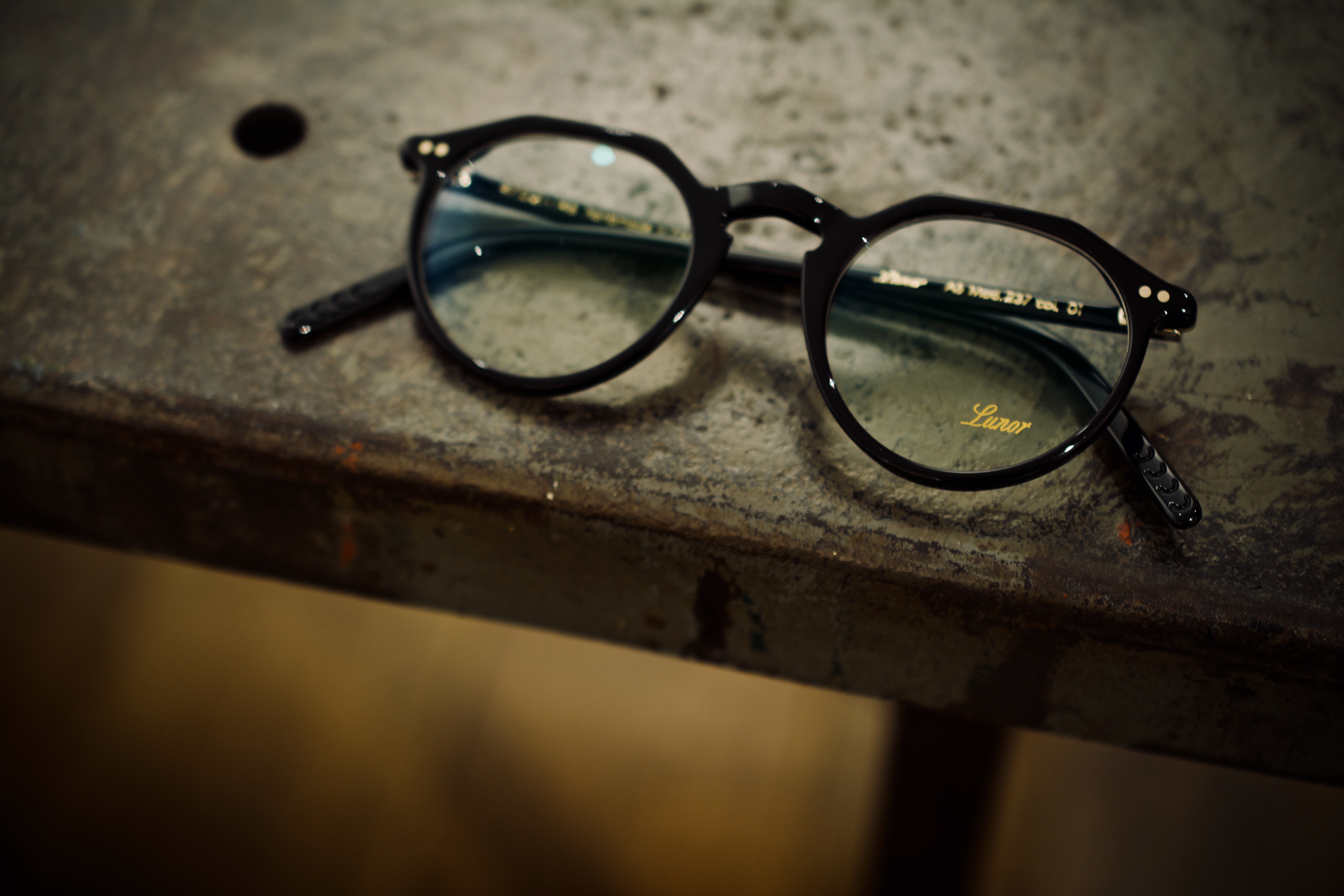 スイス堂 スイスドウ メガネ 眼鏡 めがね 眼鏡屋 メガネ屋 サングラス 時計 時計屋 東京 仙川 東京 調布 京王線 つつじヶ丘 千歳烏山 成城 世田谷 アンバレンタイン ANNEetVALENTIN マイキータ MYKITA ディータ DITA トムブラウン THOMBROWNE テオ THEO トラクション TRACTION レスカ LESCA ジャポニスム JAPONISM ベセペセ BCPC ミューゲ MUGUET スペックエスパス SPECESPACE オークリー OAKLEY エフェクター EFFECTOR マサヒロマルヤマ MASAHIROMARUYAMA ユウイチトヤマ YUICHITOYAMA デュアル DJUAL マイスドロートウキョウ MicedrawTokyo タレックス TALEX カールツァイス Carl Zeiss セイコー SEIKO ホヤ HOYA ニコン NIKON 二デック NIDEK 無相創 大杉漣 大杉隼平 日本 福井 福井県 鯖江 鯖江市 フランス パリ ドイツ ベルリン ベルギー アントワープ アメリカ ニューヨーク ロサンゼルス 古道具 アンティーク ビンテージ 無垢材 オーク インダストリアル 多肉植物 多肉 サボテン 水耕栽培 ドライフラワー アグラオネマ 花 店舗改装 SEYRIG Lesca LUNETIER “Vintage Crown Panto Black 6mm” MYKITA DAMIR DOMA BRADFIELD 丸めがね 工場 鯖江 金沢 福井県 BARNS SEIKO 銀座 時計塔 WAKO 全国一位 表彰 Lunor ルノア ドイツ THOMBROWNE 2018AW 大杉漣 教誨師 写真展 錆鉄御納戸(Sabitetsuonando) 鎚目 ポストカード メガネ拭き JAPONISM BCPC MUGUET KIDS キッズ 子供用メガネ 子供 photo by Shumpei Ohsugi サンタ サンタクロース クリスマス ハーバリウム feellog log blue water flowers 正月飾り LOVISA ライカ leiica 徳島 藍染 MONDAINE SWISS WATCH スイス モンディーン BRUTUS ブルータス 雑誌 漣さん 眼鏡 ベルギー アントワープ サンプル Dunedin Station udon うどん