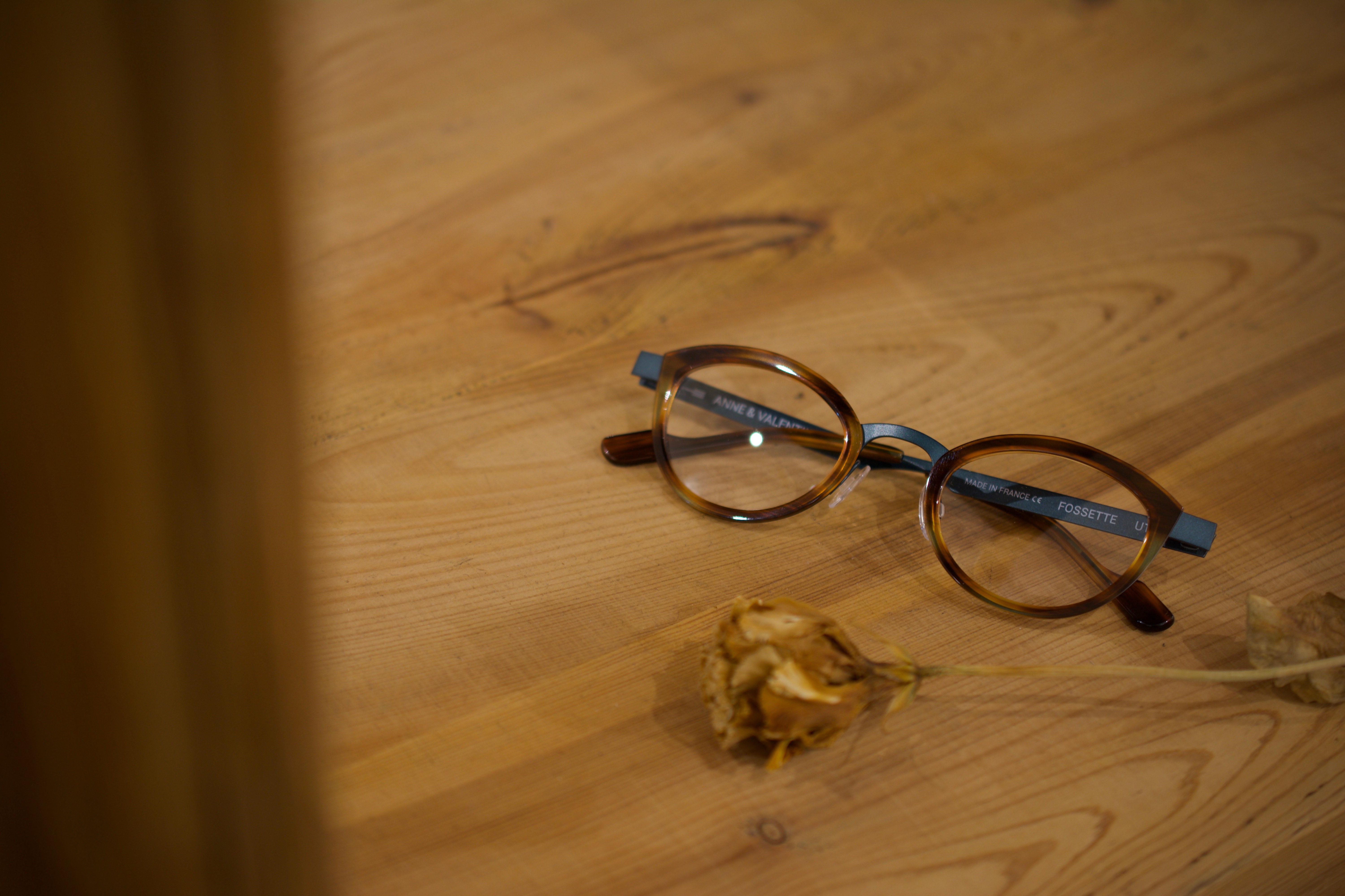 スイス堂 スイスドウ メガネ 眼鏡 めがね 眼鏡屋 メガネ屋 サングラス 時計 時計屋 東京 仙川 東京 調布 京王線 つつじヶ丘 千歳烏山 成城 世田谷 アンバレンタイン ANNEetVALENTIN マイキータ MYKITA ディータ DITA トムブラウン THOMBROWNE テオ THEO トラクション TRACTION レスカ LESCA ジャポニスム JAPONISM ベセペセ BCPC ミューゲ MUGUET スペックエスパス SPECESPACE オークリー OAKLEY エフェクター EFFECTOR マサヒロマルヤマ MASAHIROMARUYAMA ユウイチトヤマ YUICHITOYAMA デュアル DJUAL マイスドロートウキョウ MicedrawTokyo タレックス TALEX カールツァイス Carl Zeiss セイコー SEIKO ホヤ HOYA ニコン NIKON 二デック NIDEK 無相創 大杉漣 大杉隼平 日本 福井 福井県 鯖江 鯖江市 フランス パリ ドイツ ベルリン ベルギー アントワープ アメリカ ニューヨーク ロサンゼルス 古道具 アンティーク ビンテージ 無垢材 オーク インダストリアル 多肉植物 多肉 サボテン 水耕栽培 ドライフラワー アグラオネマ 花 店舗改装 SEYRIG Lesca LUNETIER “Vintage Crown Panto Black 6mm” MYKITA DAMIR DOMA BRADFIELD 丸めがね 工場 鯖江 金沢 福井県 BARNS SEIKO 銀座 時計塔 WAKO 全国一位 表彰 Lunor ルノア ドイツ THOMBROWNE 2018AW 大杉漣 教誨師 写真展 錆鉄御納戸(Sabitetsuonando) 鎚目 ポストカード メガネ拭き JAPONISM BCPC MUGUET KIDS キッズ 子供用メガネ 子供 photo by Shumpei Ohsugi サンタ サンタクロース クリスマス ハーバリウム feellog log blue water flowers 正月飾り LOVISA ライカ leiica 徳島 藍染 MONDAINE SWISS WATCH スイス モンディーン BRUTUS ブルータス 雑誌 漣さん 眼鏡 ベルギー アントワープ サンプル Dunedin Station udon うどん